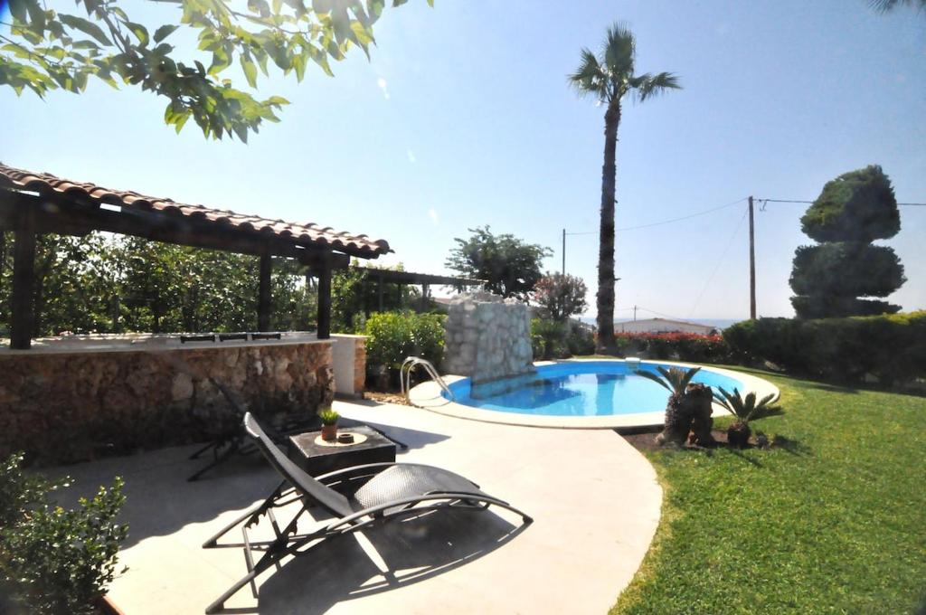 Bazén v ubytování Palm Nest Villa with private pool in Chalkidiki nebo v jeho okolí