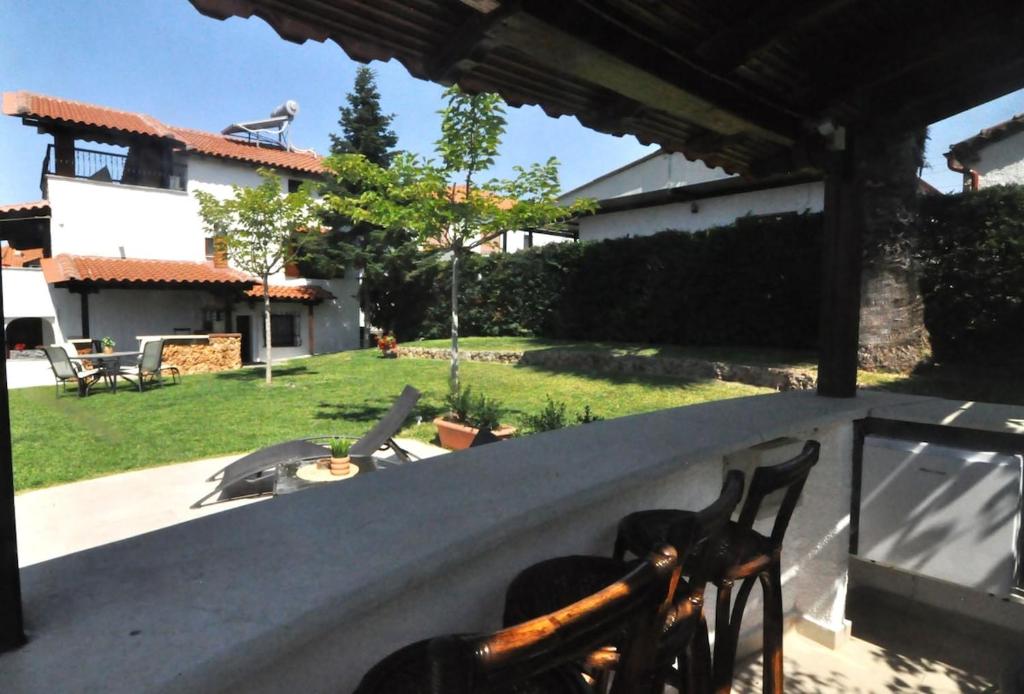 Zahrada ubytování Palm Nest Villa with private pool in Chalkidiki