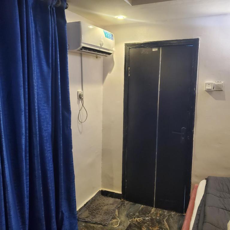Fotografie z fotogalerie ubytování WELTONS Apartment BABA YUSUF v destinaci Ikeja