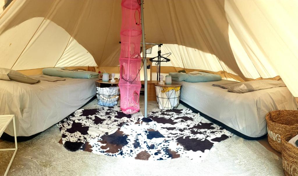 Setusvæði á Mandaron / private tent for two persons