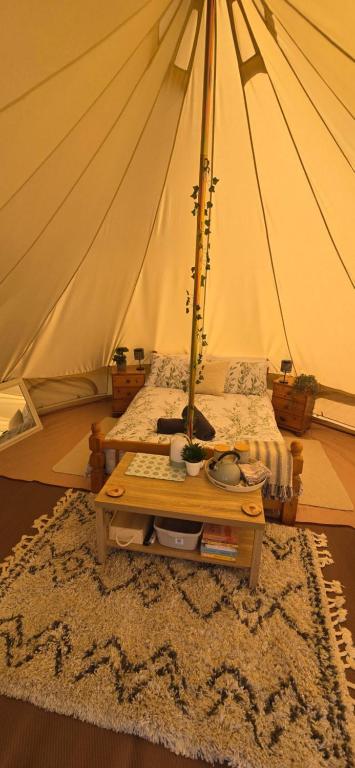 Sŵn Y Môr luxury bell tent, Cardigan Island (posodobljene cene za leto ...