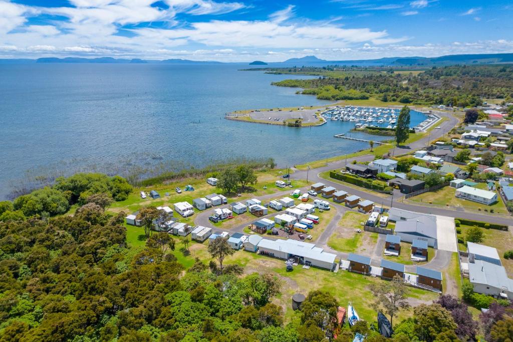 Motuoapa Bay Holiday Park - Resim 1