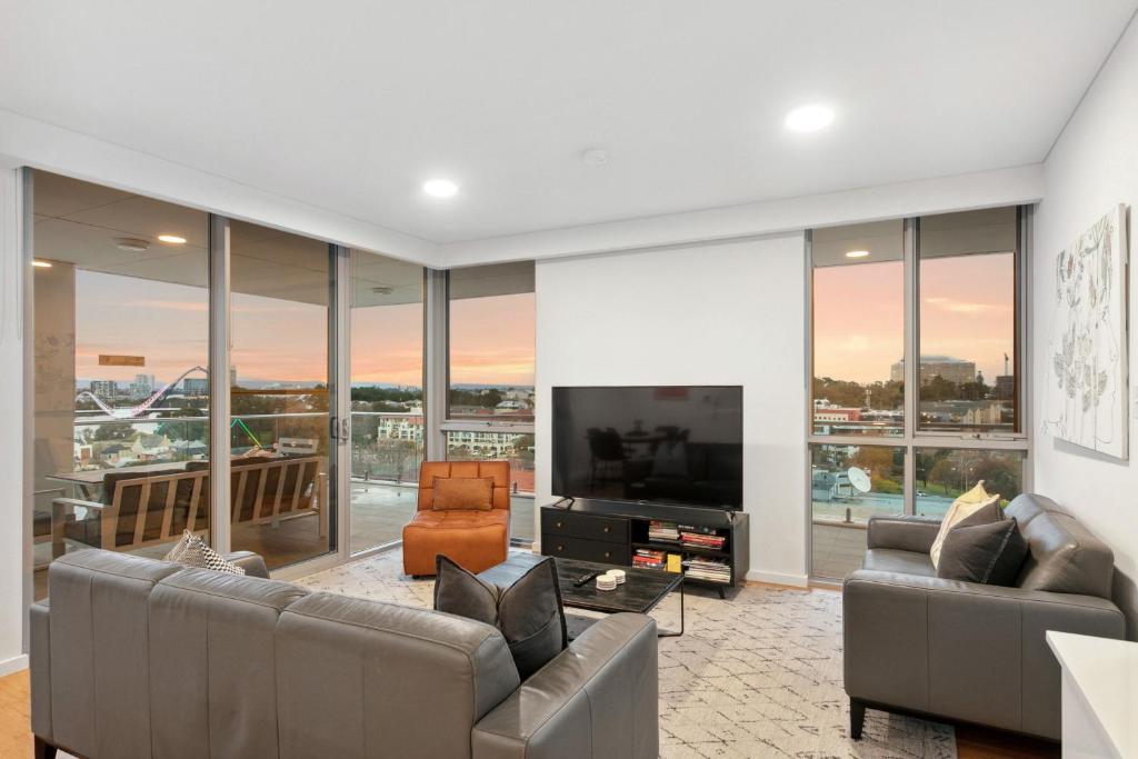 Μια τηλεόραση ή/και κέντρο ψυχαγωγίας στο EAST34 - Skyline Haven East Perth