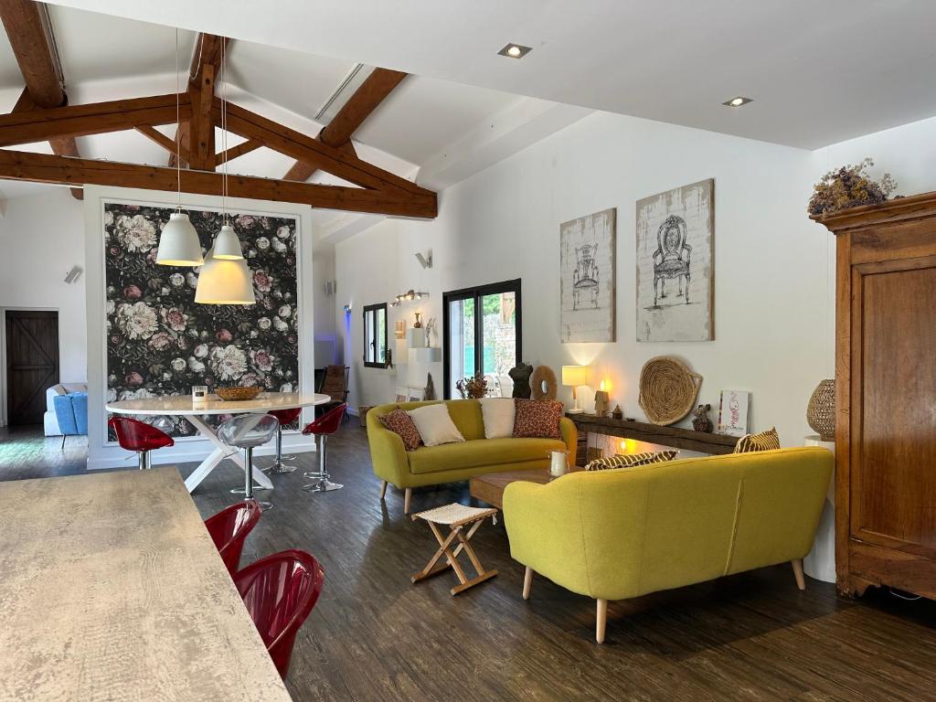 Posedenie v ubytovaní La Villa aux bambous
