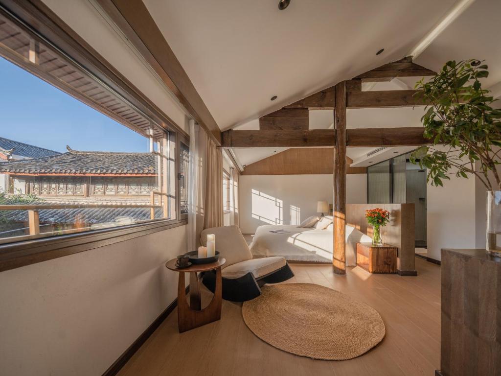 Nespecifikovaný výhled na hory nebo výhled na hory při pohledu z hotelu