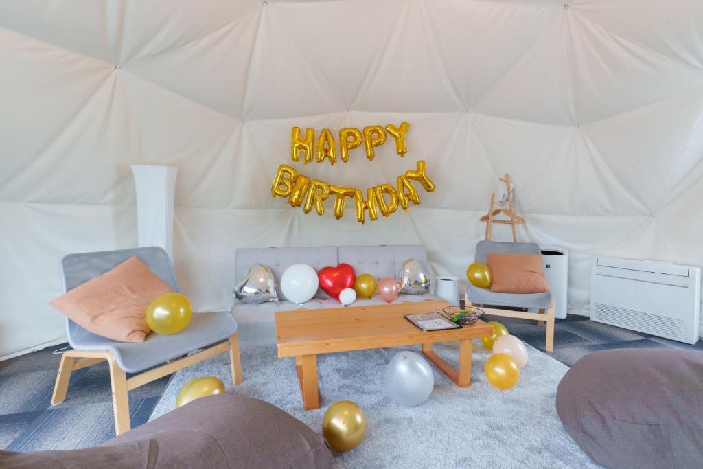Posezení v ubytování Glamping Resort Varie