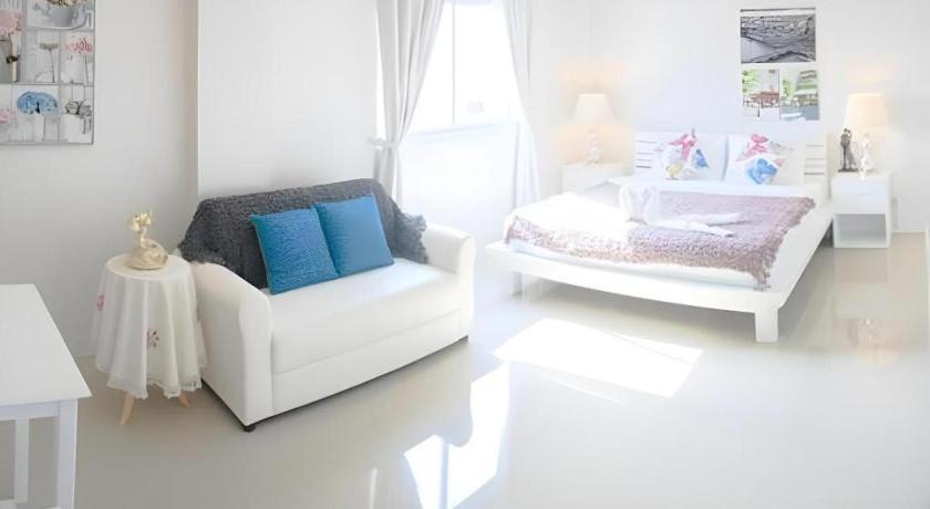 Chic Hotel Suratthaniにあるベッド