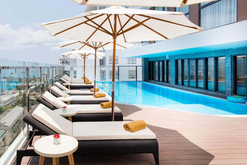 Hồ bơi trong/gần Stella Maris Nha Trang Hotel