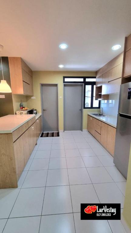LurVestay photo