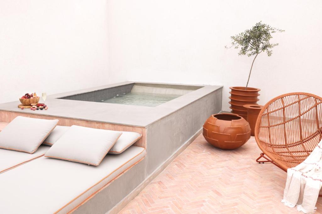 Bazén v ubytování WhiteLace Resort nebo v jeho okolí
