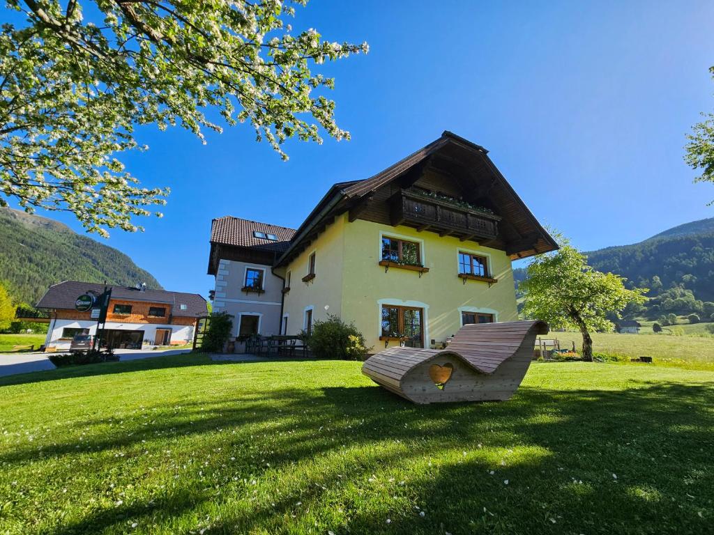 Nespecifikovaný výhled na hory nebo výhled na hory při pohledu z hotelu