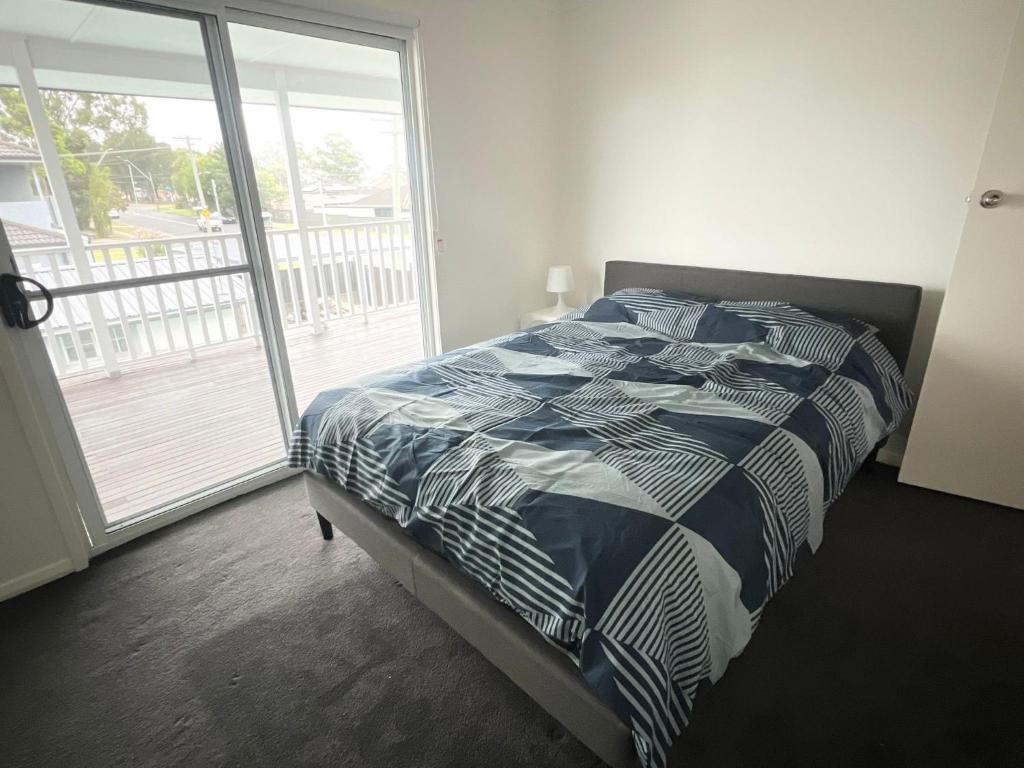 Katil atau katil-katil dalam bilik di Queen Room with Private Balcony - SW4