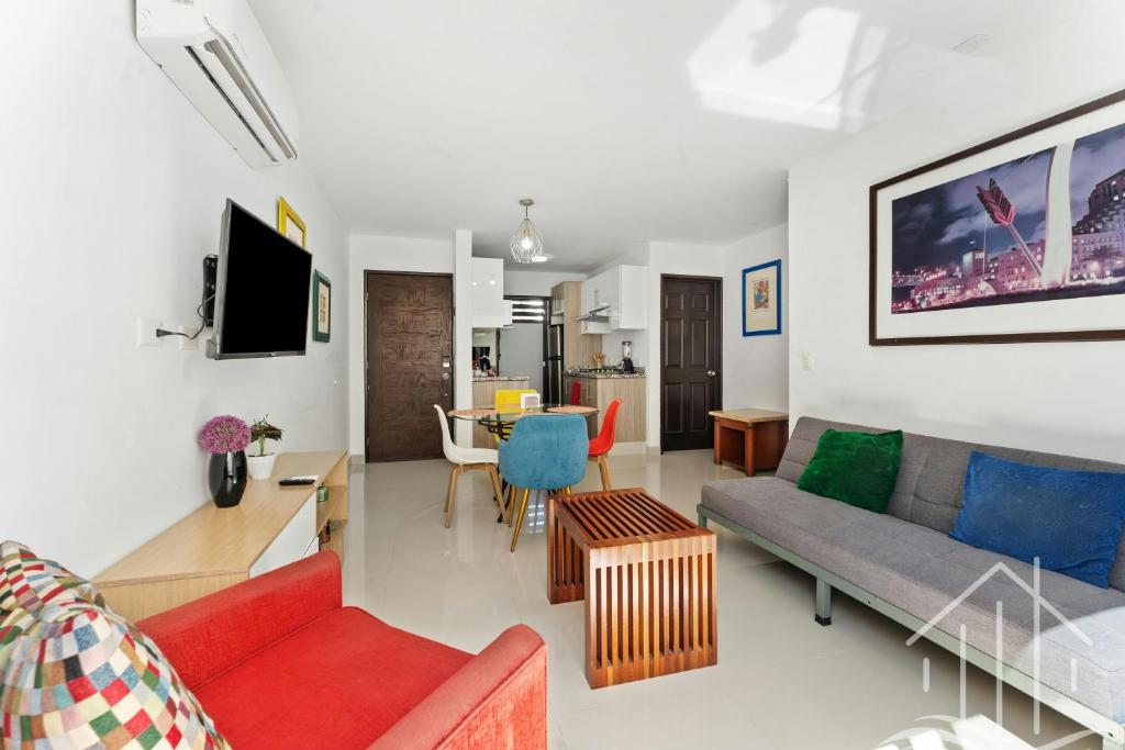 TV a/nebo společenská místnost v ubytování Promo!-Pool-Sleep 6-Near Beach & Water Park-Gated