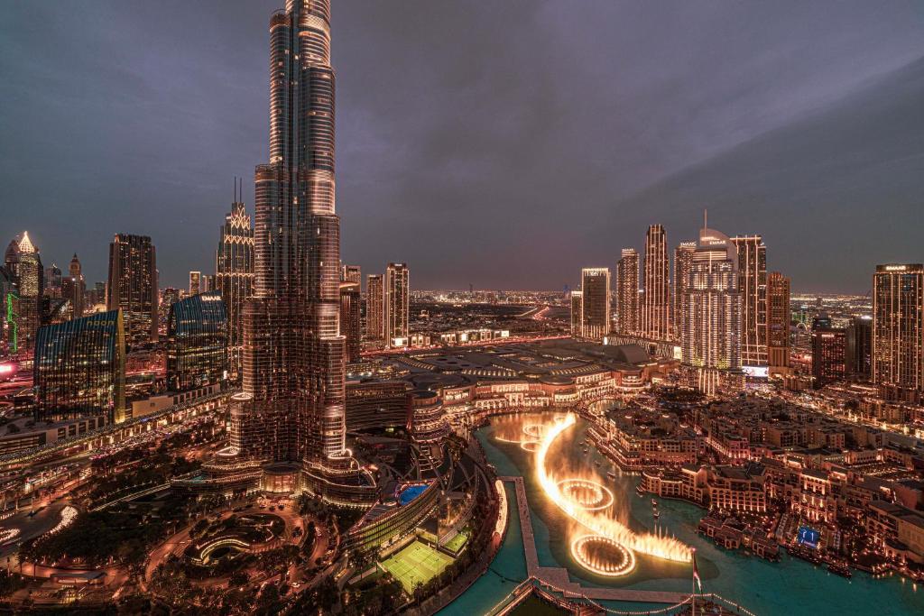 Nespecifikovaný výhled na destinaci Dubaj nebo výhled na město při pohledu z apartmánu