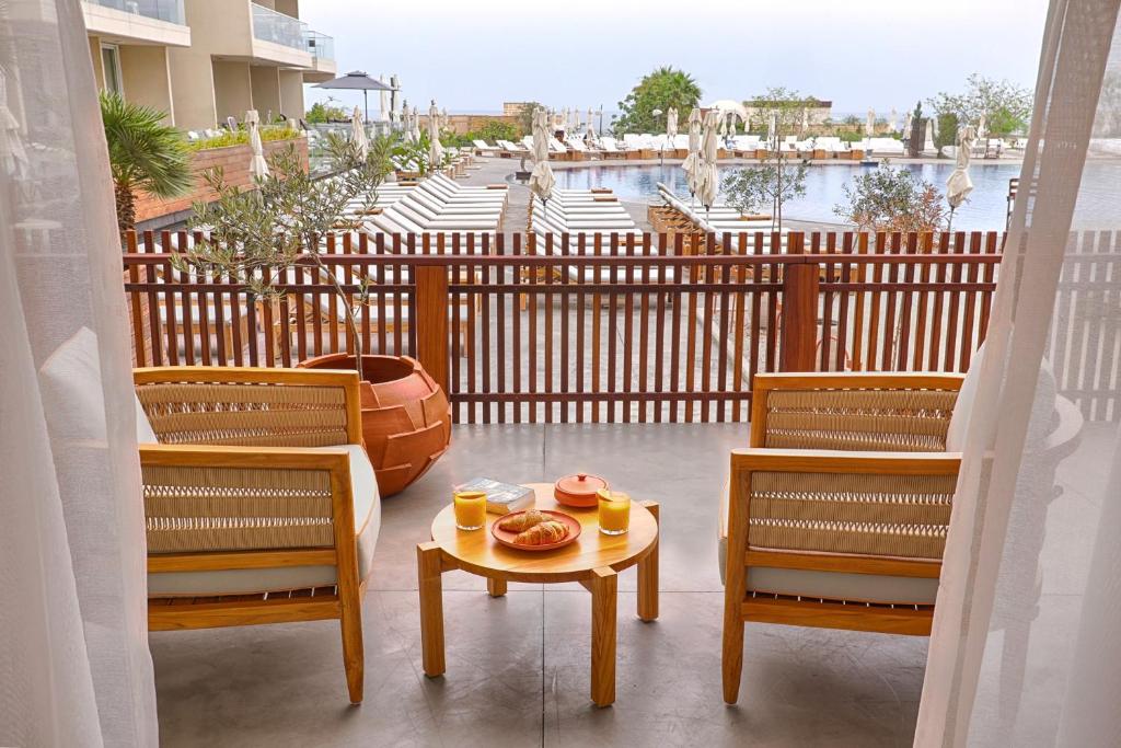 Balkón nebo terasa v ubytování WhiteLace Resort