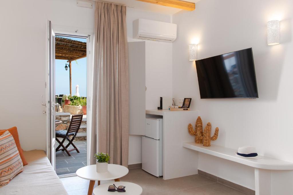 TV a/nebo společenská místnost v ubytování Hotel Efrosini