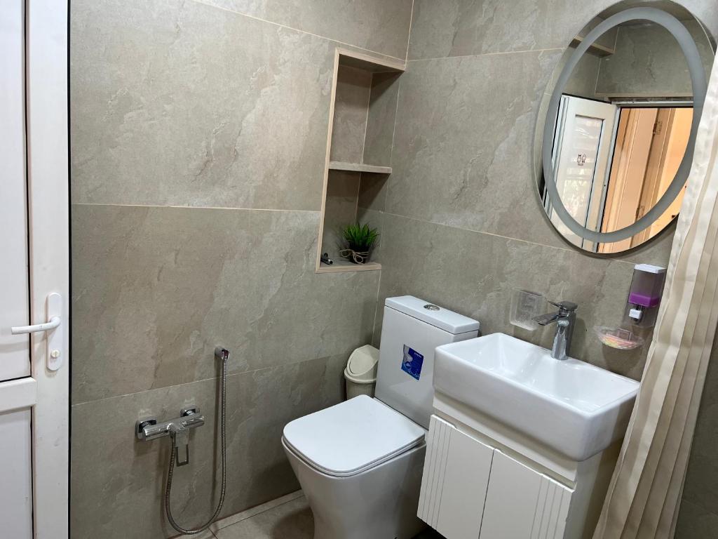 فضای داخلی Cozy Central Flat - near 28 mall در باکو - تصویر ۳