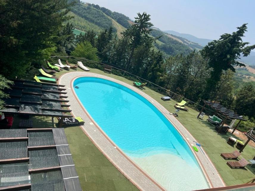 Bazén v ubytování Colle Sul Lago nebo v jeho okolí
