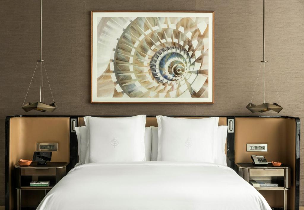 
Four Seasons King Room 
