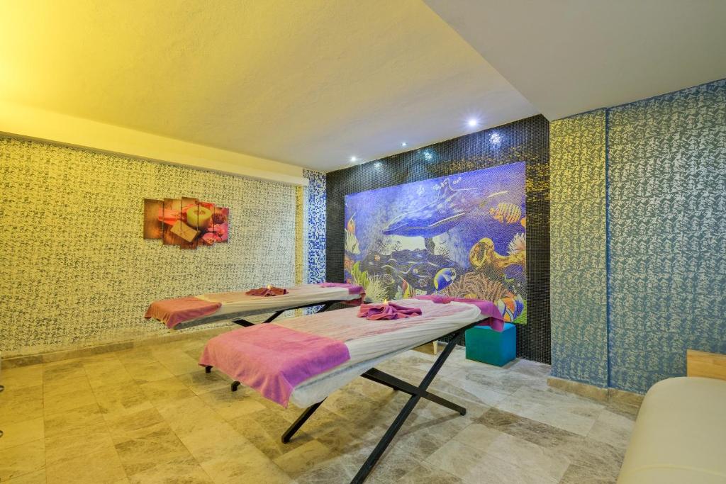 Lázně a/nebo wellness v ubytování Ocean Blue High Class Hotel & SPA