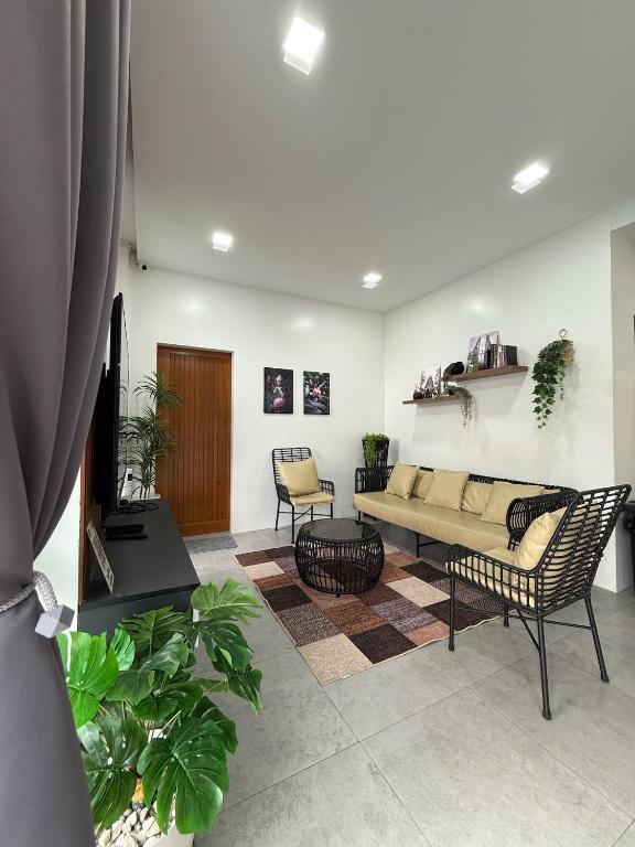 Posezení v ubytování A's Hideaway Pampanga