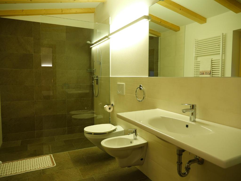 A bathroom at Haus Talblick