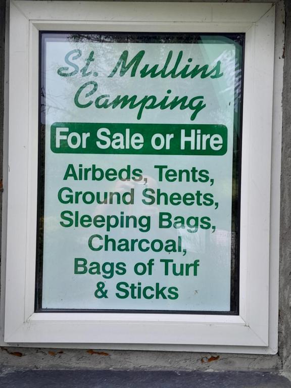 Certificato, attestato, insegna o altro documento esposto da St Mullins Camping