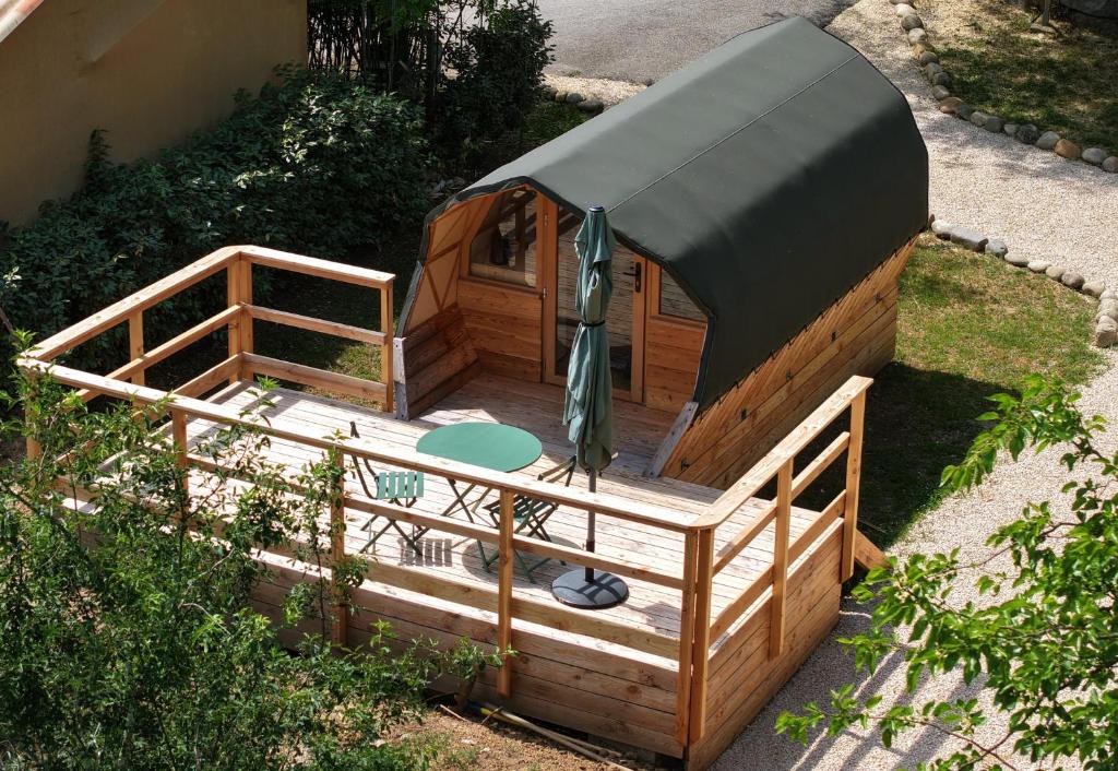 Budova, kde se the luxury tent nachází