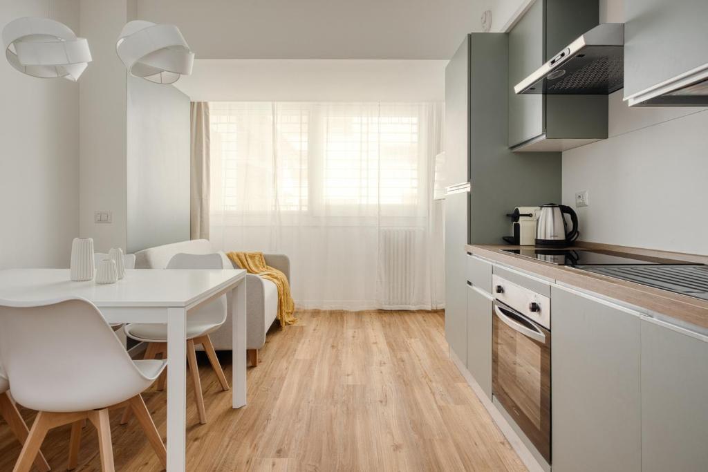 Hostmate - Milano - Imperia - Romolo IULM