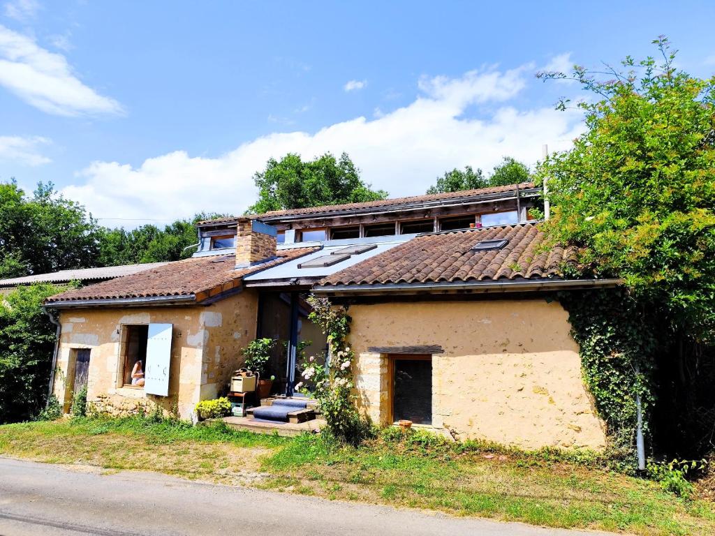 Maison d'artiste atypique en bordure de forêt