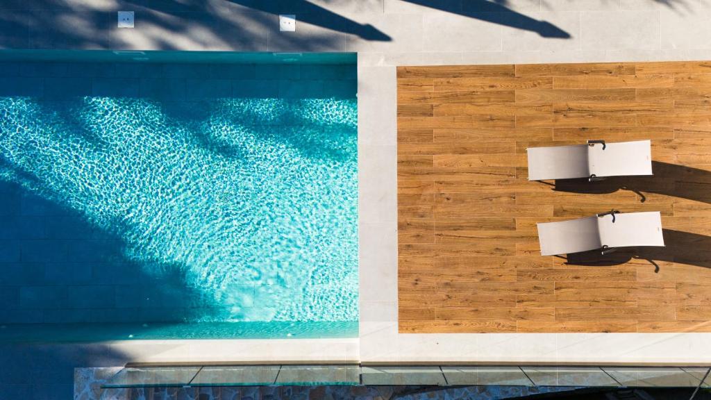 Kolam renang di atau di dekat GuestHouse Mrshe Palace