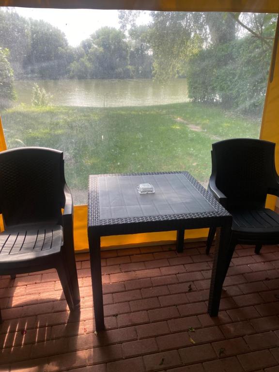 Zdjęcie z galerii obiektu Aqua Bella Apartman w Segedynie