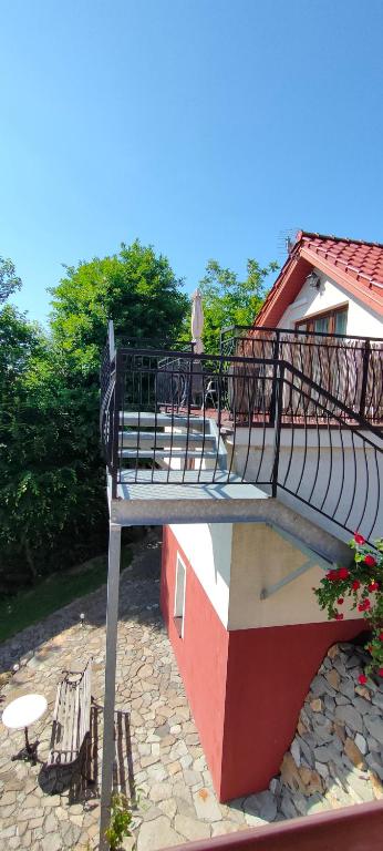 Balkón alebo terasa v ubytovaní Mieszkanko z tarasem