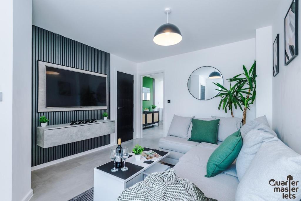 TV a/nebo společenská místnost v ubytování 3 Bedroom House with Parking that Sleeps 6