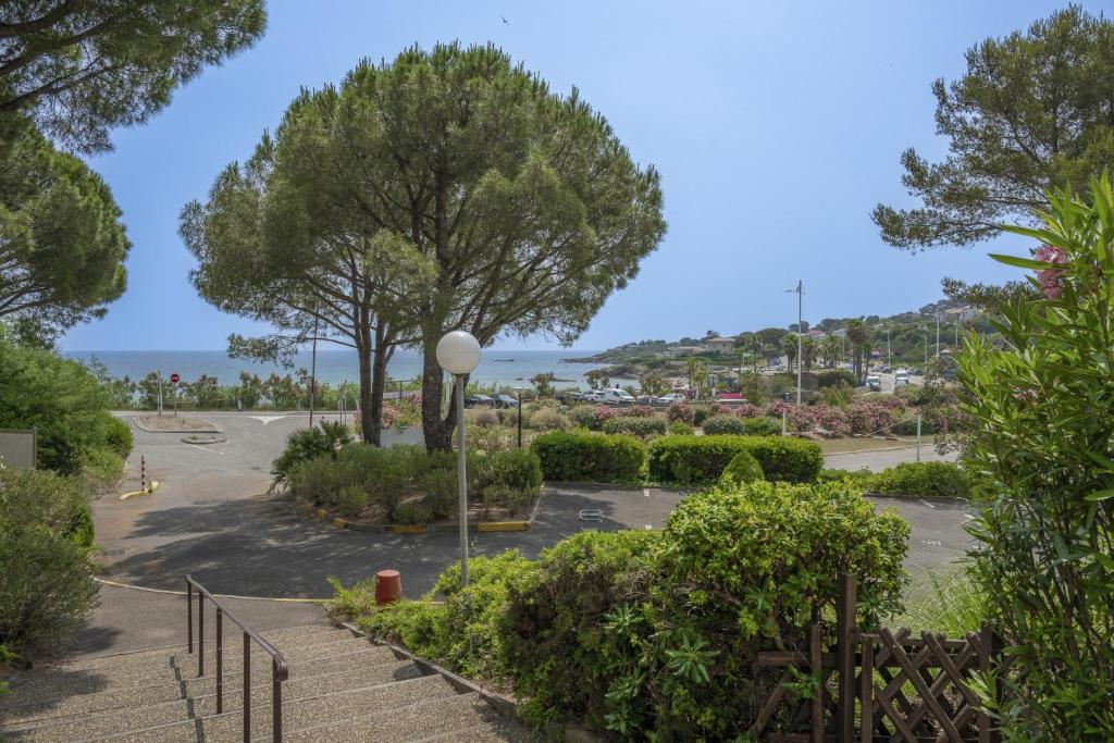 Photo de la galerie de l'établissement Natur'Azur - Cosy & Plage à pied, Piscines, Parking privé, à Roquebrune-sur Argens