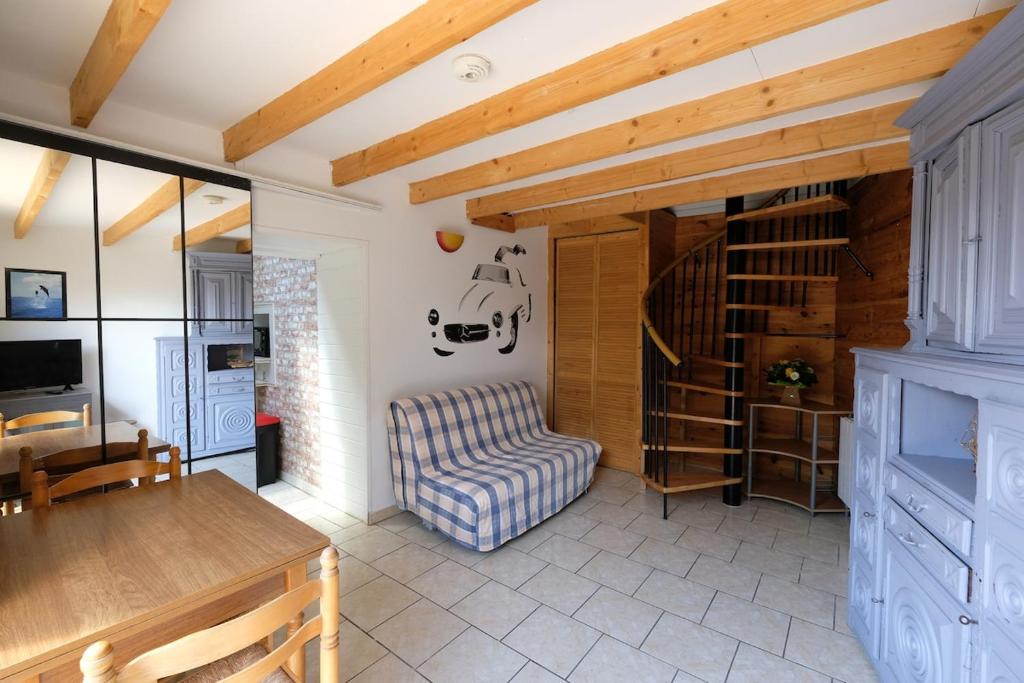 Photo de la galerie de l'établissement La Paillotte, prix sympa proche de la côte, à Saint-Georges-de-Pointindoux