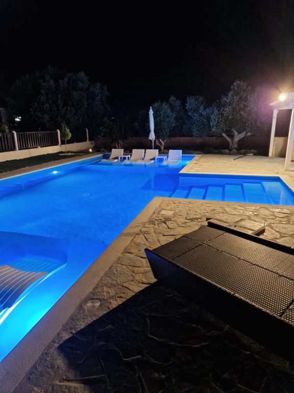 Bazén v ubytování Villa Aelia Kefalos-Private & Spacious with Pool nebo v jeho okolí