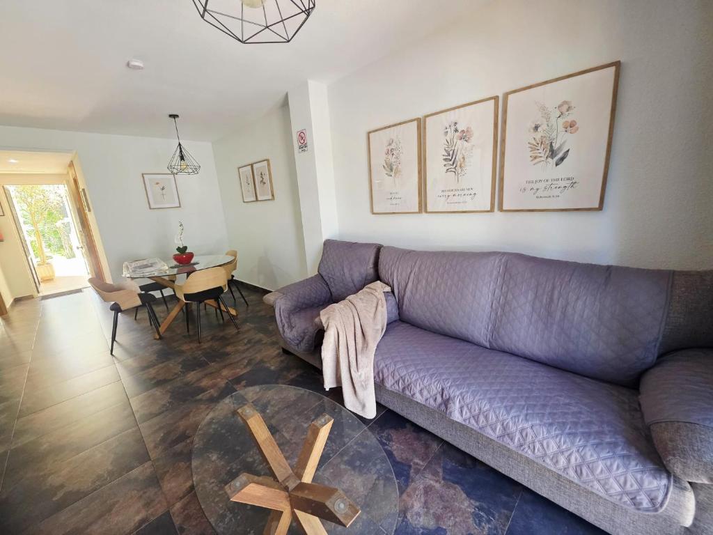 A seating area at Apartamento calle de la Cordera, 3