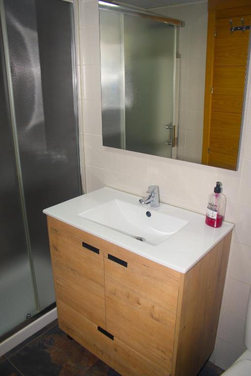 A bathroom at Apartamento calle de la Cordera, 3