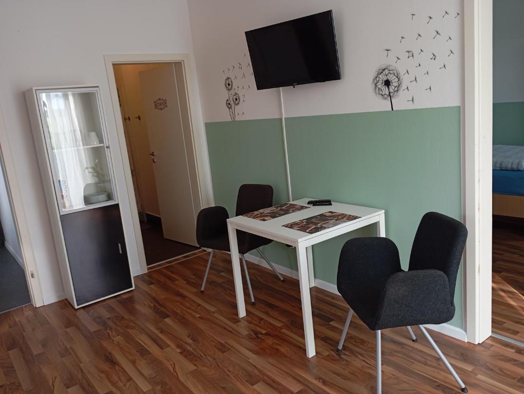 Μια τηλεόραση ή/και κέντρο ψυχαγωγίας στο Apartment Dorn