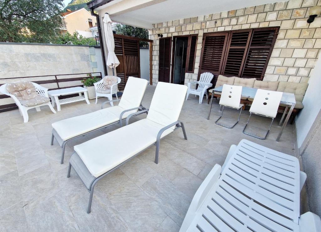 Bay Terrace Apartment - One-Bedroom Apartment With Sea View And Balcony