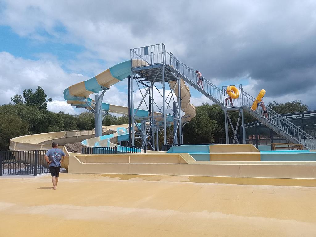 Aquapark v kempu nebo okolí