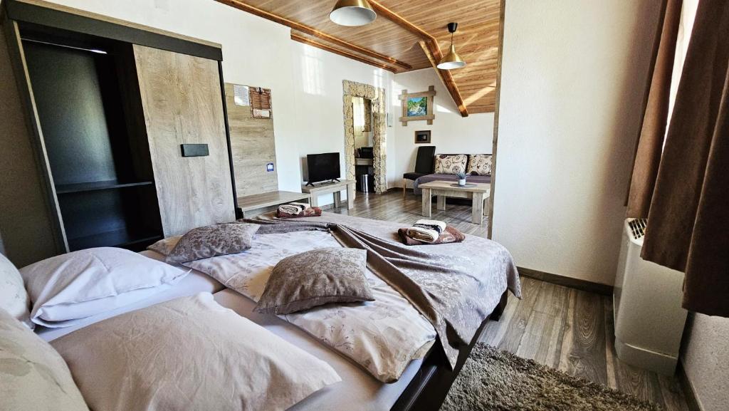 SEDRA Holiday Resort-Adults Only-Bed & Breakfastにあるベッド
