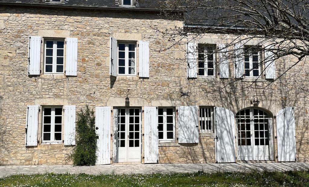 Photo de la galerie de l'établissement Maison 10 personnes, Dordogne, à Lanzac