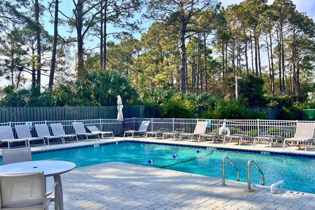 Piscina di Turtles & Dolphins & Crabs, Oh My! o nelle vicinanze