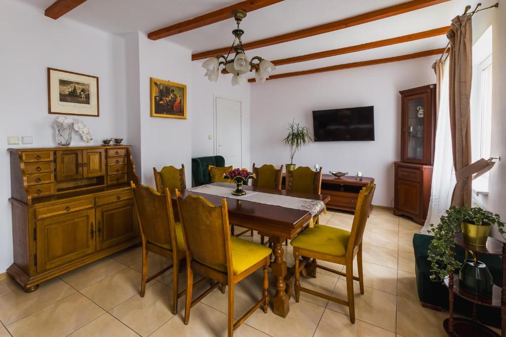 Et tv og/eller underholdning på Górski Apartament pod Stokiem