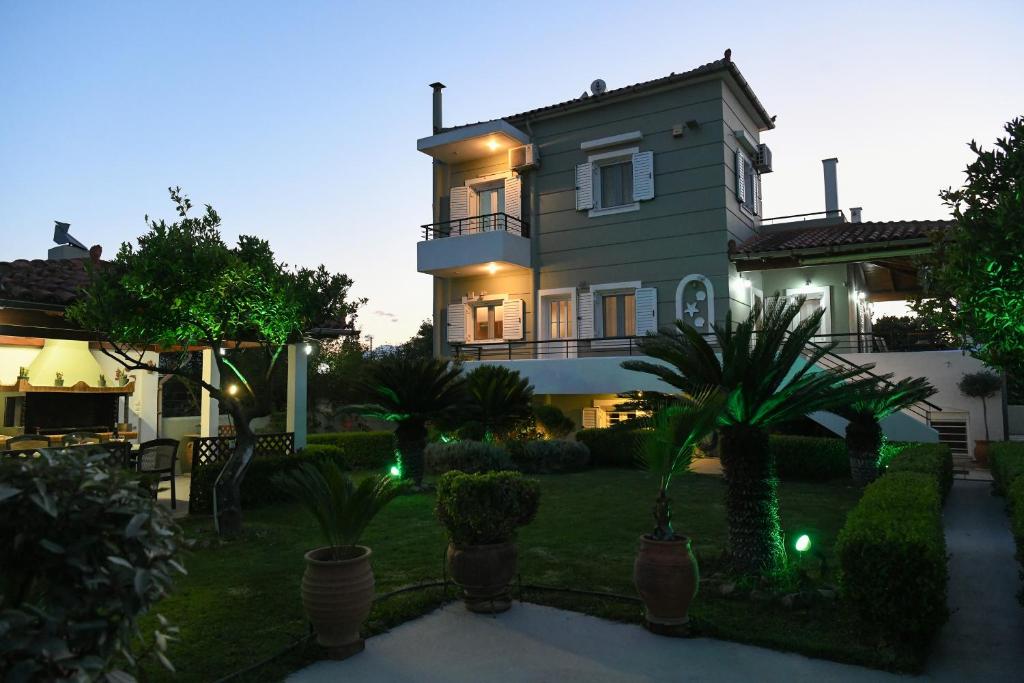 Zahrada ubytování Corinthian Green Villa