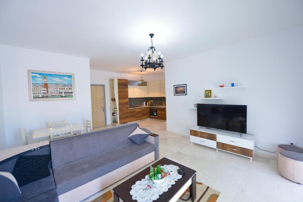 Beachside Hill Apartment