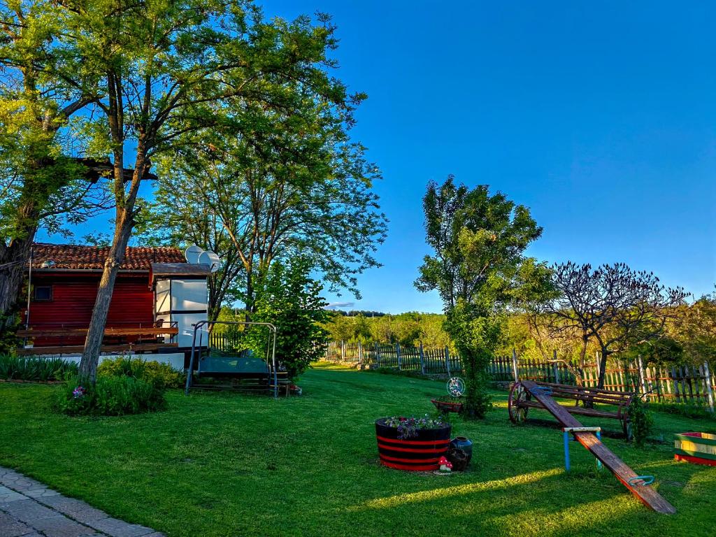 Zahrada ubytování Guest House Kosharite