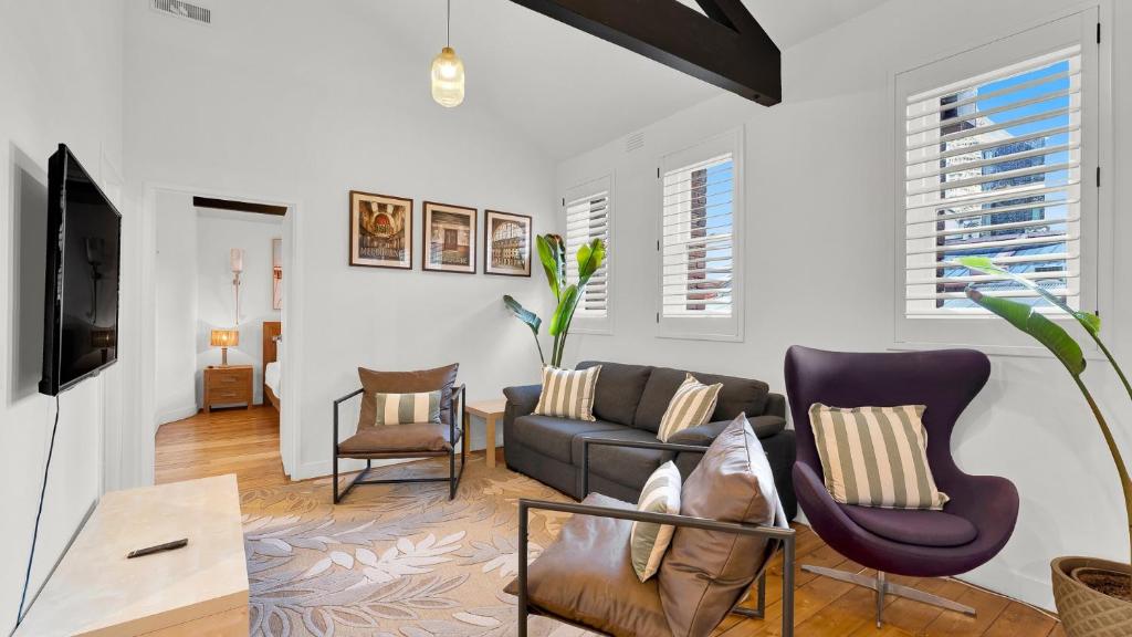 
Two-Bedroom Loft Apartment
